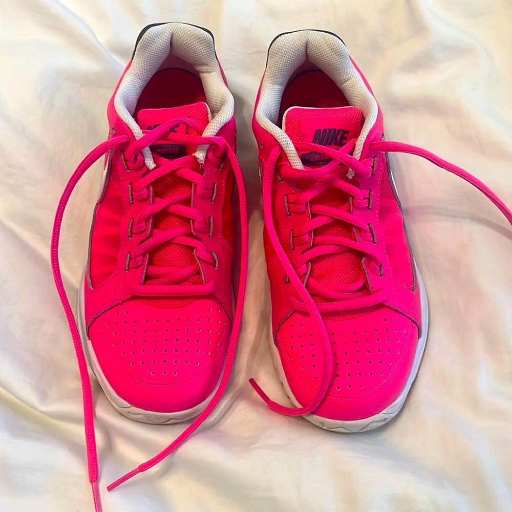 Nike tennis shoes